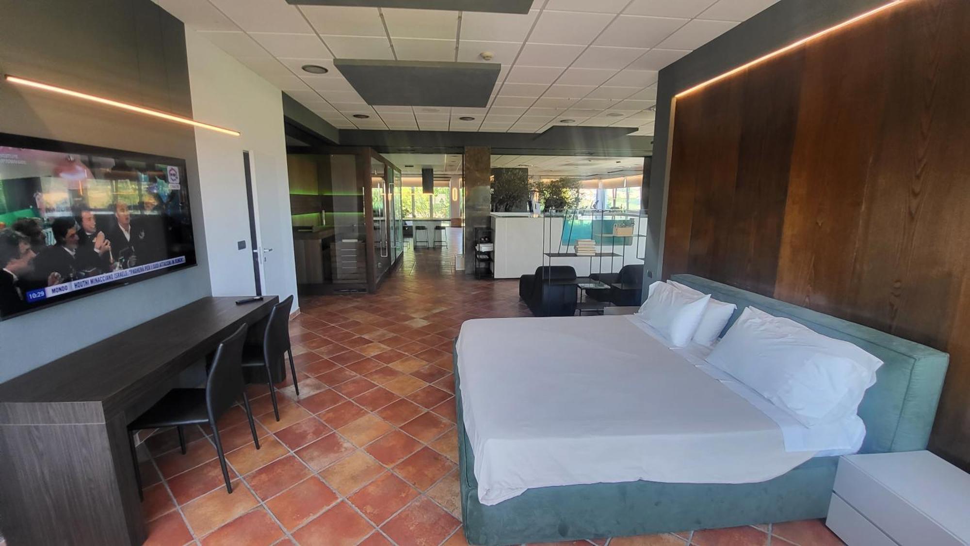 Bellavista Suite Spa Staffolo Екстериор снимка